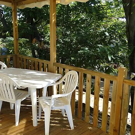 Mobil Avec Terrasse Pour 4 Personnes A - Api-1-52-447 Ribes