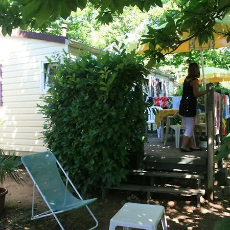 Mobil Avec Terrasse Pour 4 Personnes A - Api-1-52-447 * Ribes